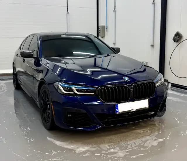 2021 BMW M550i - zdjęcie 4