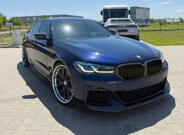 2021 BMW M550i - zdjęcie 5