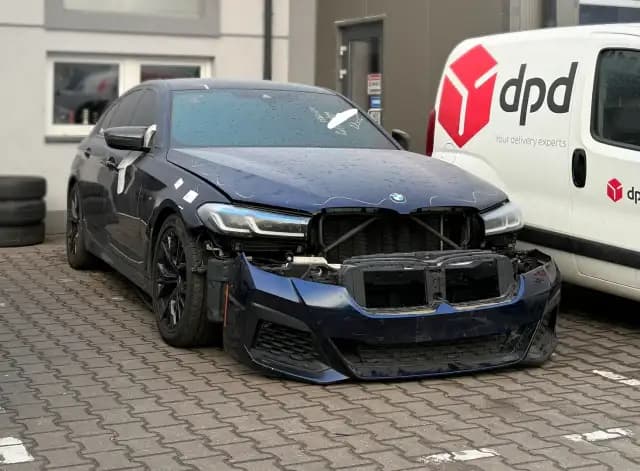 2021 BMW M550i - zdjęcie 6