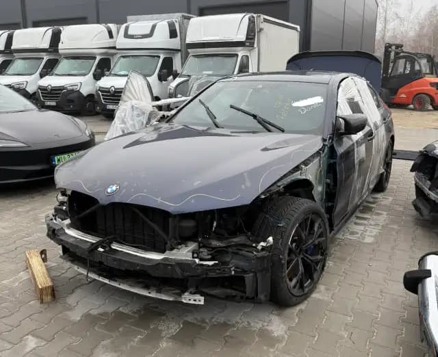 2021 BMW M550i - zdjęcie 7